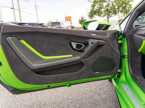 Used 2024 Lamborghini Huracan Tecnica RWD image 17