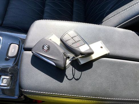 Used 2023 Buick Envision Avenir FWD image 11