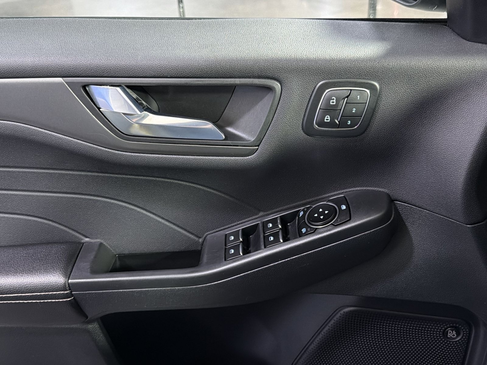 Used 2023 Ford Escape Active w/ Tech Pack #2 AWD/4WD image 32