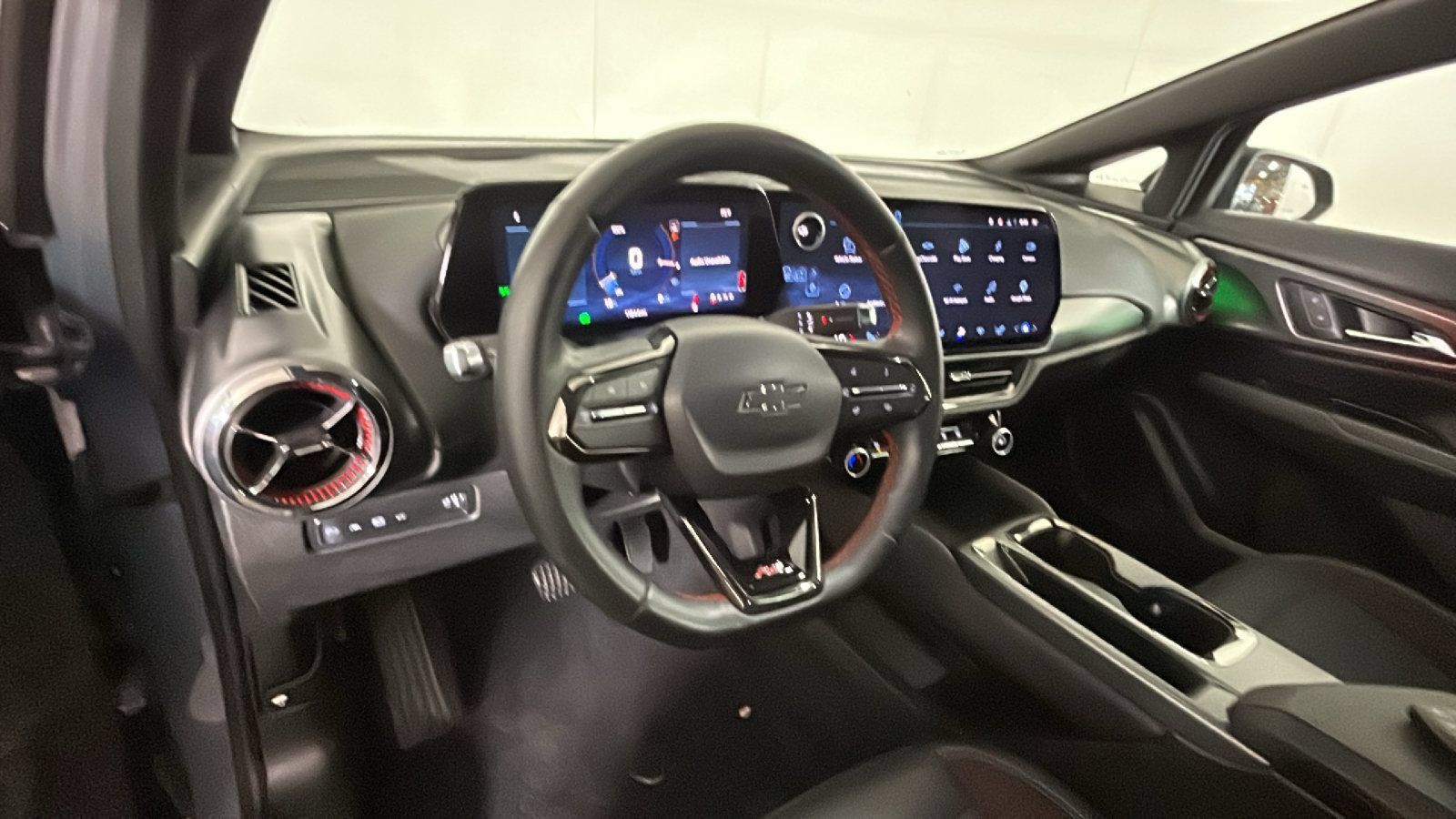 Used 2024 Chevrolet Equinox EV RS FWD image 17