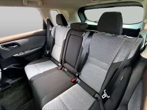 Certified 2023 Nissan Rogue SV FWD image 18
