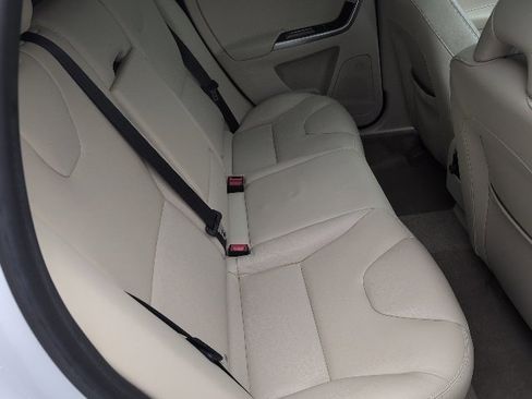 Used 2015 Volvo XC60 T6 Platinum image 14