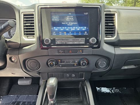 Used 2024 Nissan Frontier SV RWD image 23