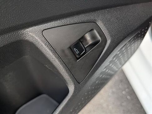 Used 2025 Volkswagen Jetta SE w/ Sunroof Package FWD image 29
