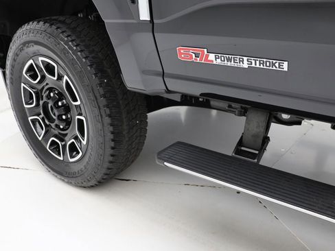 Used 2025 Ford F250 Platinum w/ Platinum Plus Package image 17