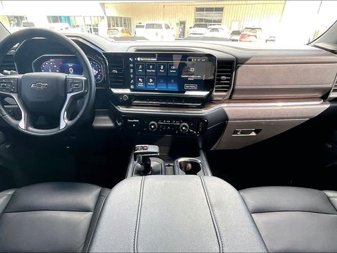 Used 2025 Chevrolet Silverado 1500 LT Trail Boss w/ Convenience Package II AWD/4WD image 15