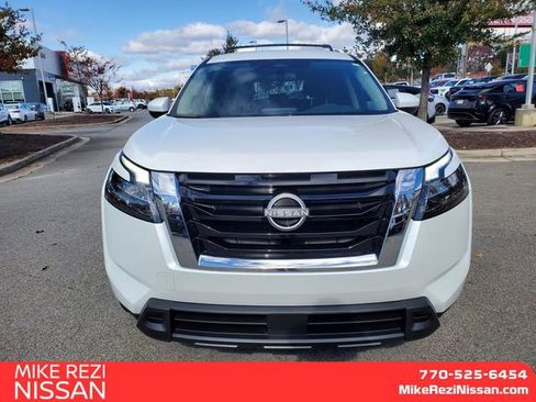 New 2025 Nissan Pathfinder SV image 6