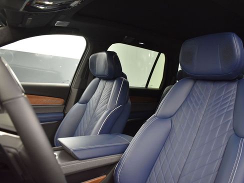 New 2026 Cadillac Vistiq Premium Luxury w/ LPO, Floor Liner Package image 9