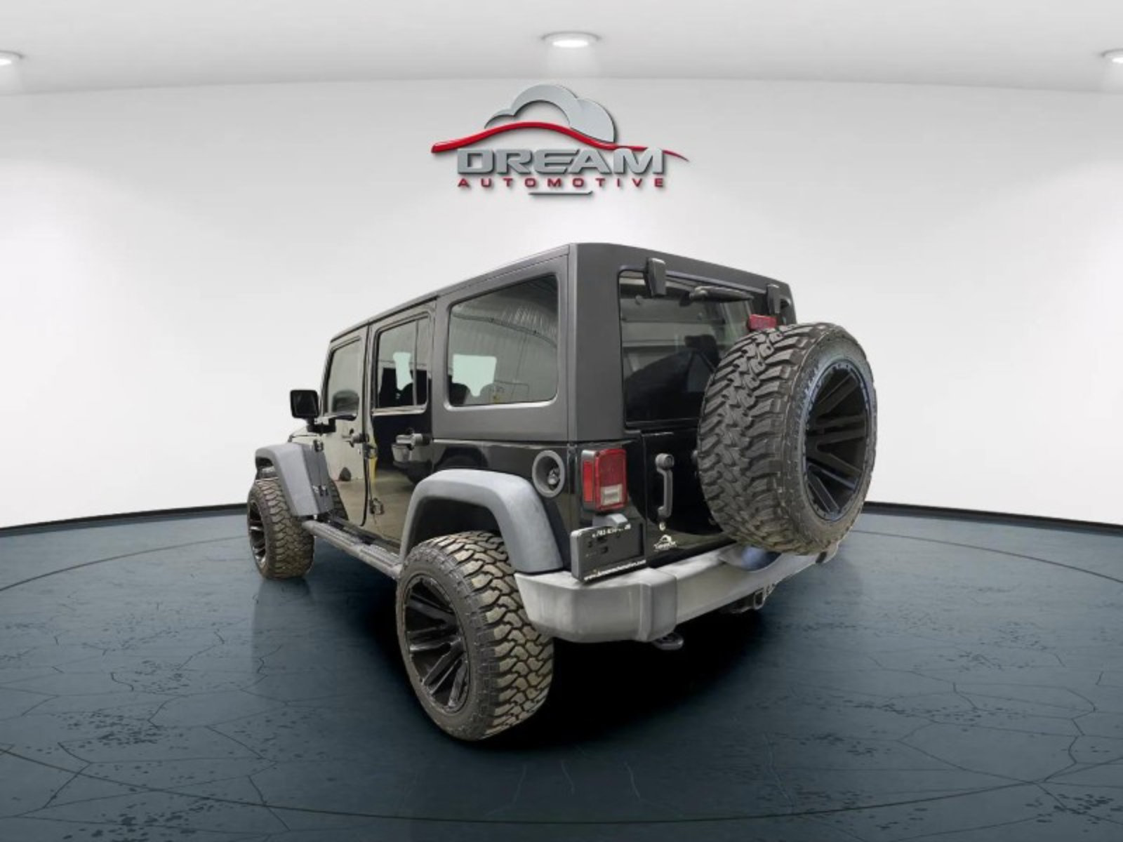Used 2016 Jeep Wrangler Unlimited Rubicon w/ Connectivity Group AWD/4WD image 6