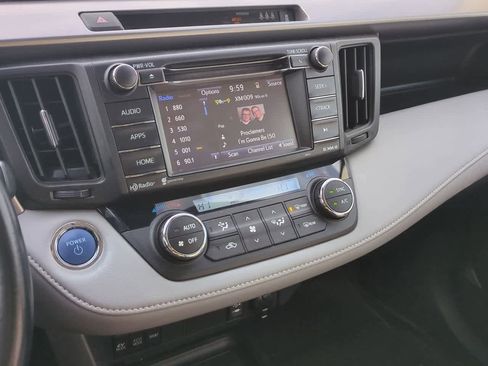 Used 2018 Toyota RAV4 XLE image 28