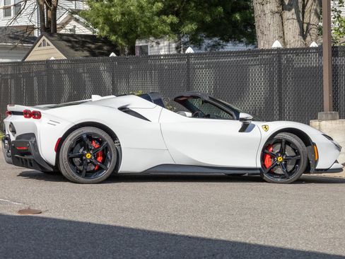 Used 2025 Ferrari SF90 Spider AWD/4WD image 41