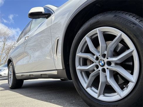 Certified 2023 BMW X5 xDrive40i w/ Premium Package image 9