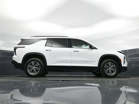 New 2026 Chevrolet Traverse LT w/ Driver Confidence Package FWD image 44