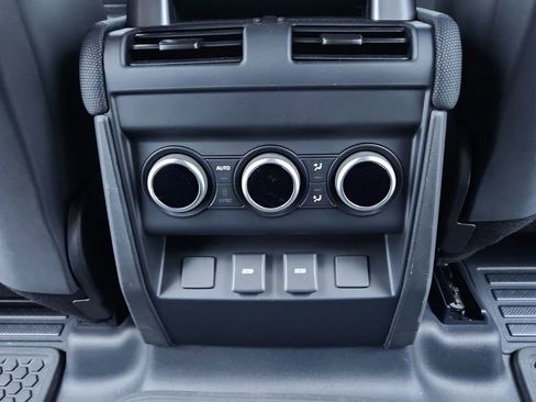 Used 2023 Land Rover Defender 110 V8 image 38