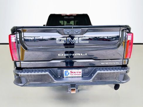 Used 2025 GMC Sierra 3500 Denali Ultimate AWD/4WD image 6