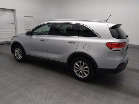 Used 2017 Kia Sorento AWD image 3