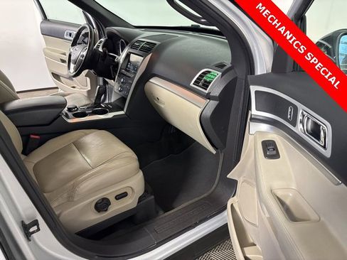 Used 2015 Ford Explorer XLT w/ Equipment Group 202B image 30