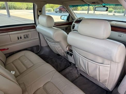 Used 1994 Cadillac De Ville Sedan image 29