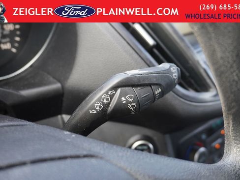 Used 2019 Ford Escape SE image 21