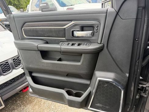 New 2026 RAM 2500 Laramie AWD/4WD image 16