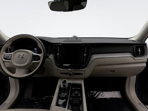 Used 2023 Volvo XC60 B6 Ultimate w/ Climate Package image 14