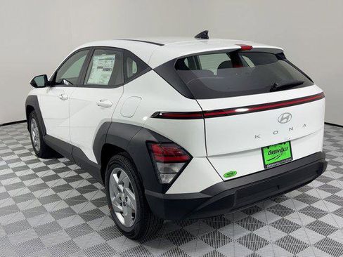 New 2026 Hyundai Kona SE image 3