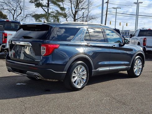 Certified 2022 Ford Explorer Limited w/ Limited Technology Package image 11