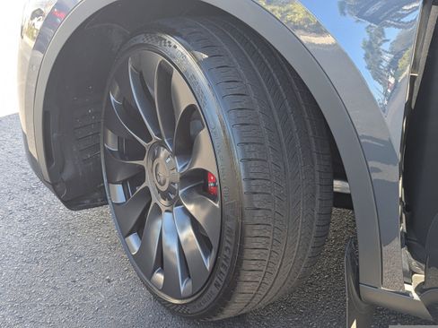 Used 2022 Tesla Model Y Performance image 33