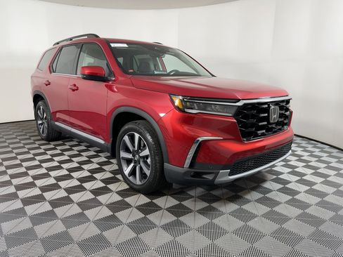 New 2025 Honda Pilot Touring image 6