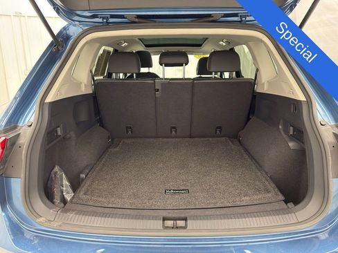 Used 2019 Volkswagen Tiguan SE w/ Panoramic Sunroof Package image 9