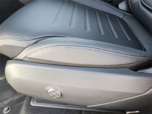 New 2026 Mercedes-Benz GLC 300 4MATIC image 9