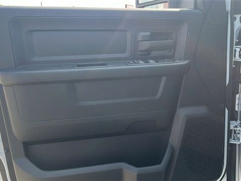 Used 2024 RAM 2500 Tradesman w/ Chrome Appearance Group image 11