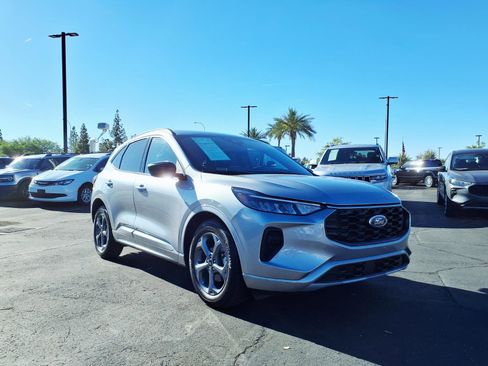 Certified 2023 Ford Escape ST-Line w/ Tech Pack #1 image 8