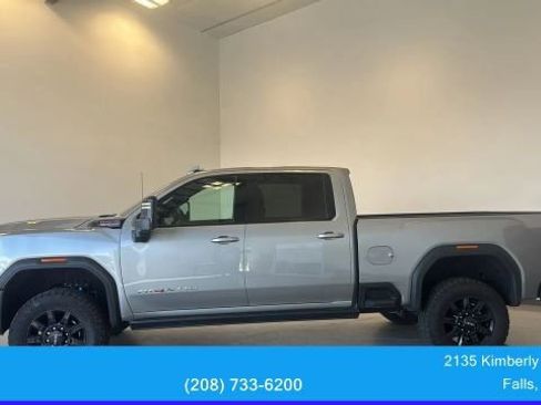 Used 2025 GMC Sierra 2500 AT4X AWD/4WD image 7