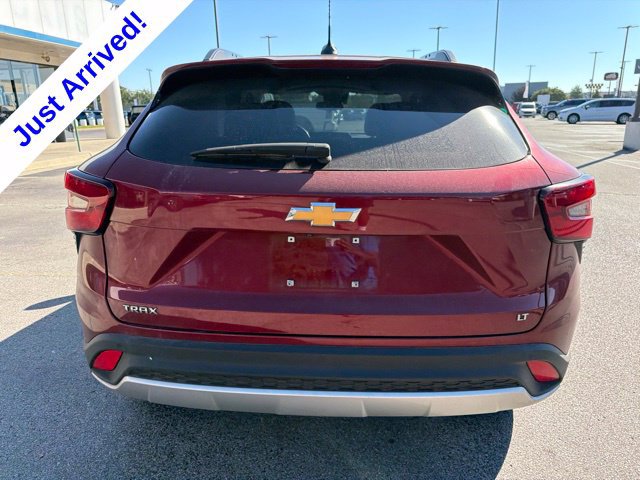 Used 2025 Chevrolet Trax LT w/ Driver Confidence Package FWD image 4