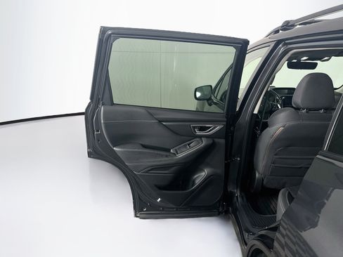 Used 2019 Subaru Forester Premium AWD/4WD image 26