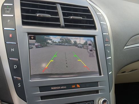 Used 2019 Lincoln MKZ Reserve FWD image 14