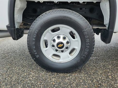 Used 2024 Chevrolet Silverado 2500 W/T image 9