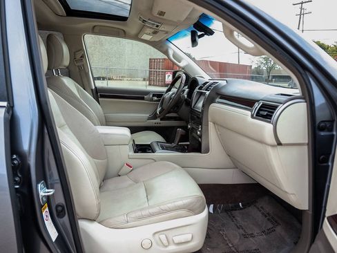 Used 2015 Lexus GX 460 w/ Premium Package AWD/4WD image 35