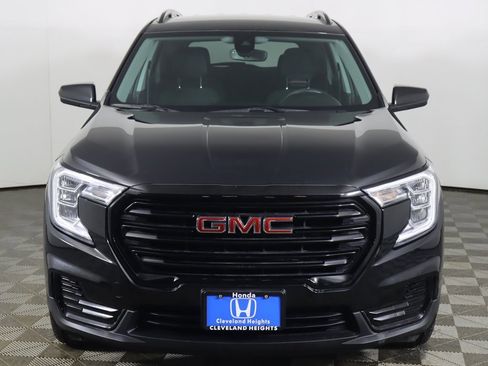 Used 2022 GMC Terrain SLE w/ Driver Convenience Package image 10