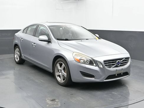 Used 2013 Volvo S60 T5 FWD image 6