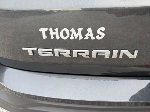 Used 2018 GMC Terrain SLE w/ Driver Convenience Package image 11