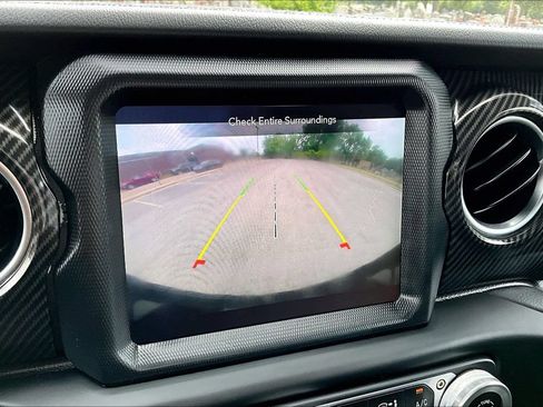 Used 2023 Jeep Wrangler Unlimited Sahara AWD/4WD image 20