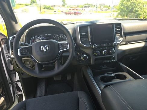 Used 2025 RAM 1500 Big Horn AWD/4WD image 9