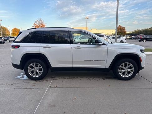 Used 2024 Jeep Grand Cherokee Limited image 6