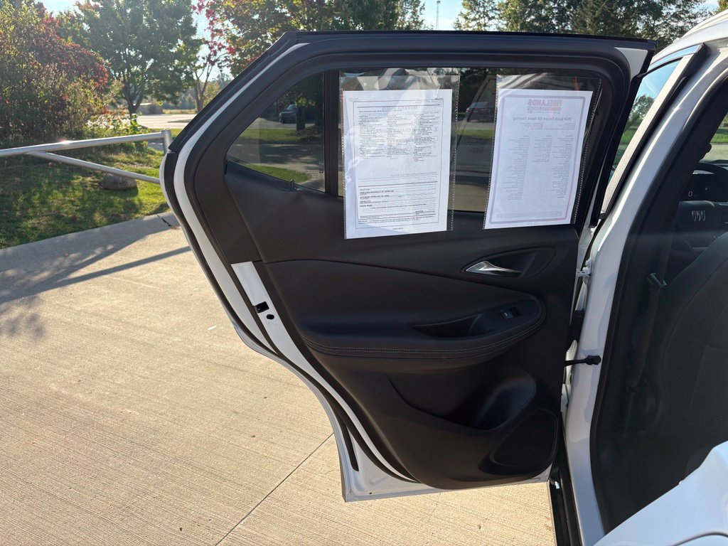 Used 2024 Buick Encore GX Sport Touring w/ Advanced Technology Package AWD/4WD image 46
