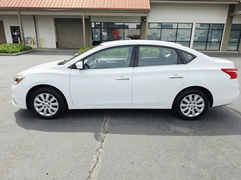 Used 2018 Nissan Sentra S FWD image 2