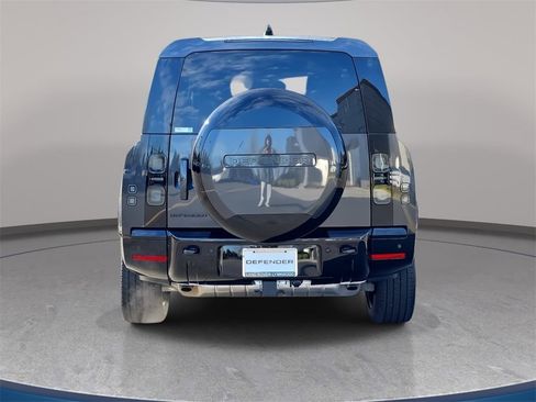 New 2026 Land Rover Defender 130 X-Dynamic SE image 6