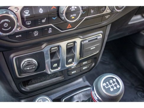 Used 2022 Jeep Wrangler Sport AWD/4WD image 41