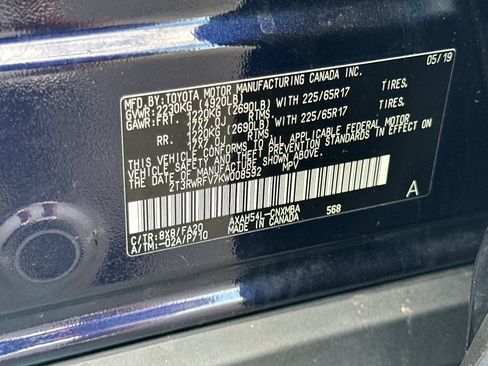 Certified 2019 Toyota RAV4 XLE w/ Convenience Package AWD/4WD image 28